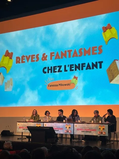 Vanessa Mikowski intervenante à la conférence Rêves et fantasmes chez l'enfant